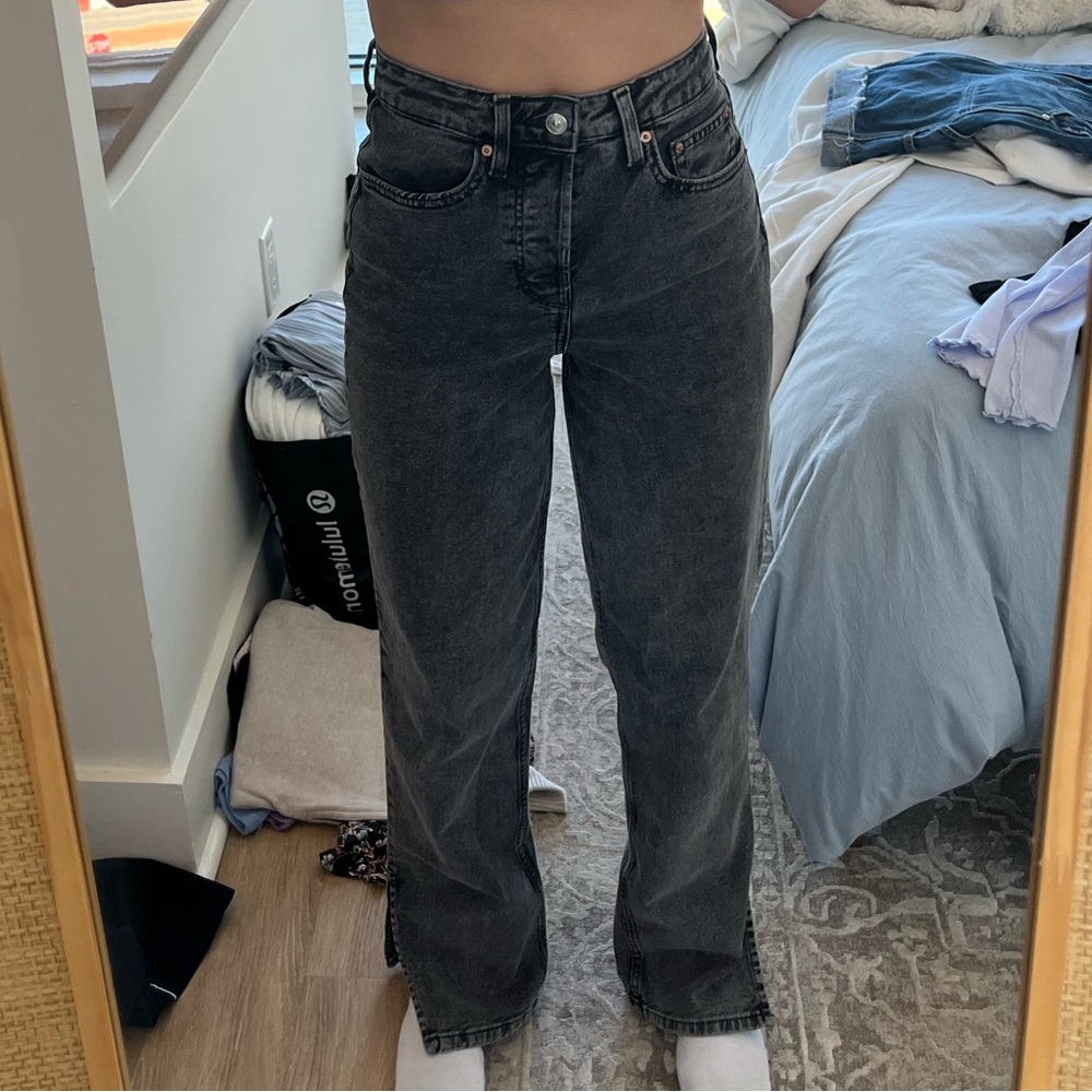 Black jeans with slit